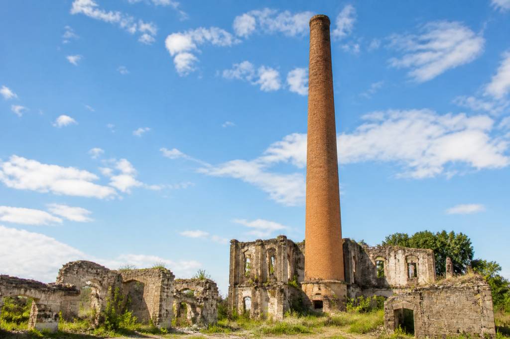 Rota das Chaminés e Ruínas Industriais no Brasil: memória, arquitetura e turismo cultural